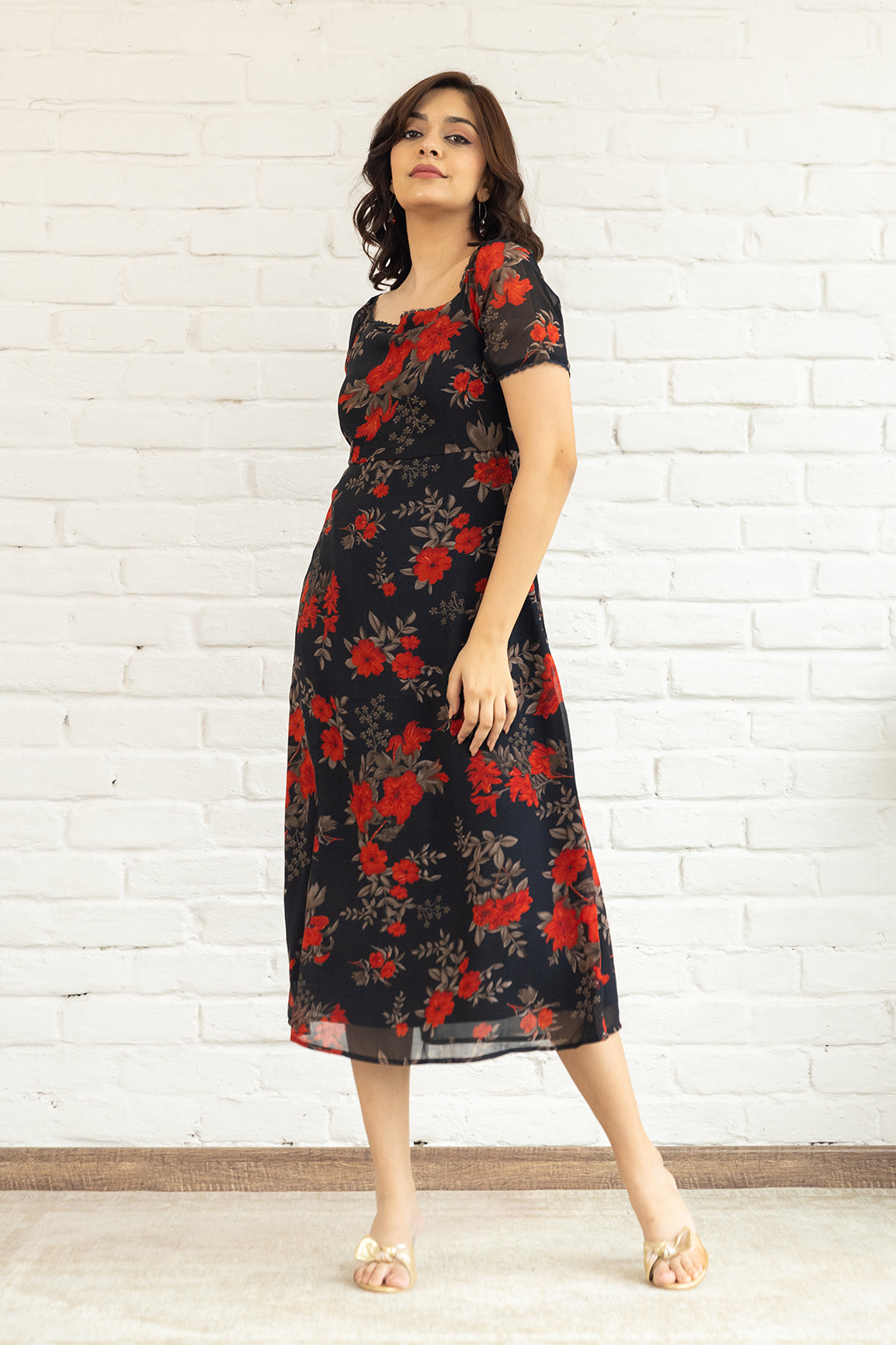BLACK FLORAL LACE MAXI