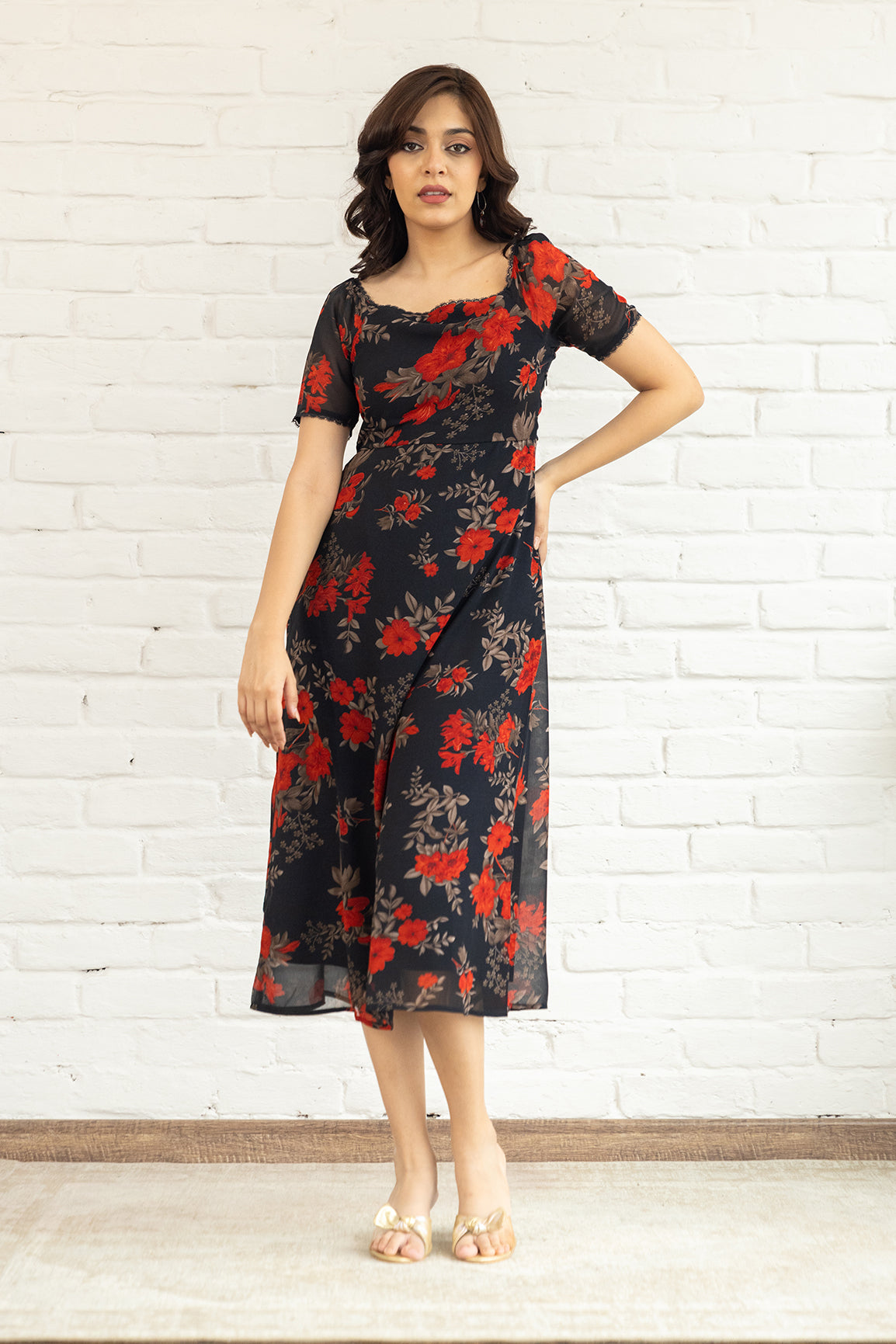 BLACK FLORAL LACE MAXI
