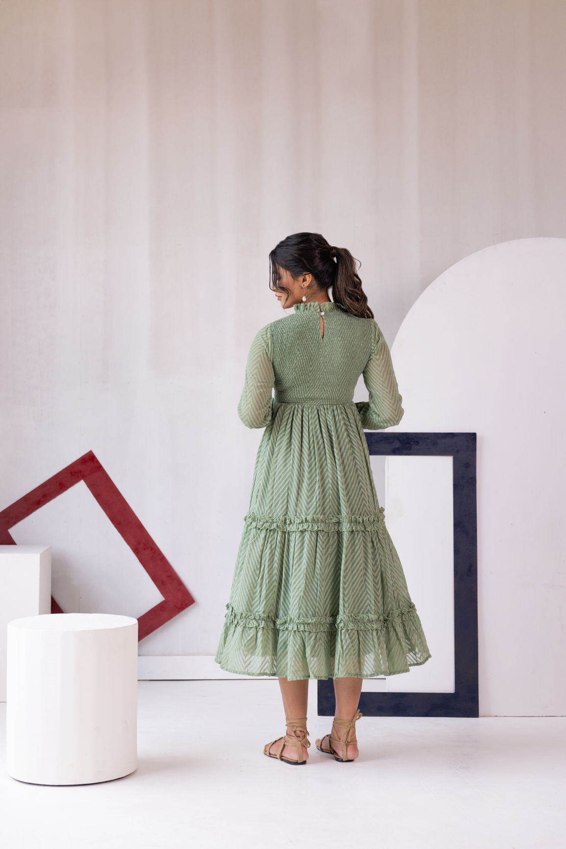SMOCKED CLOSED NECK MAXI