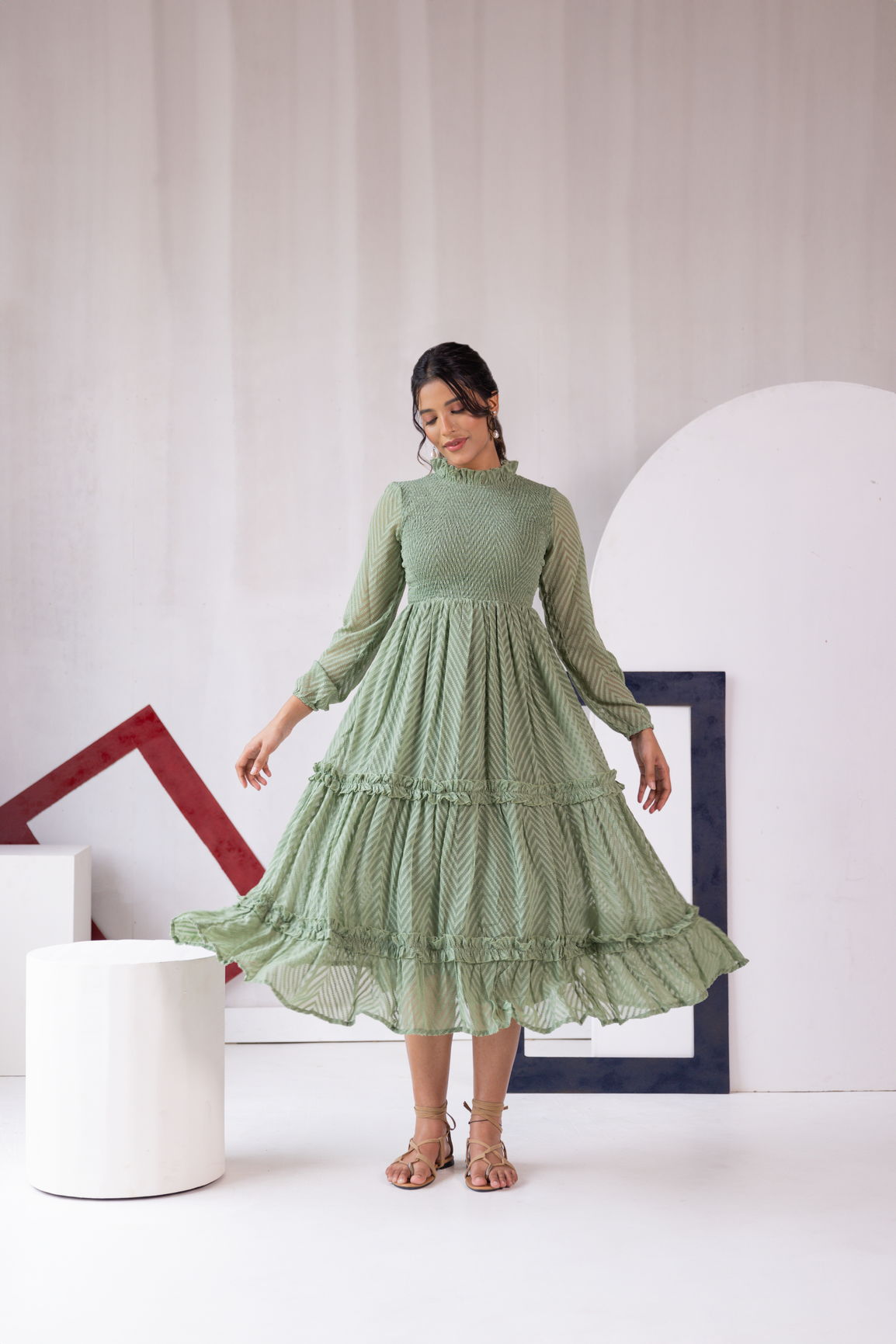 SMOCKED CLOSED NECK MAXI
