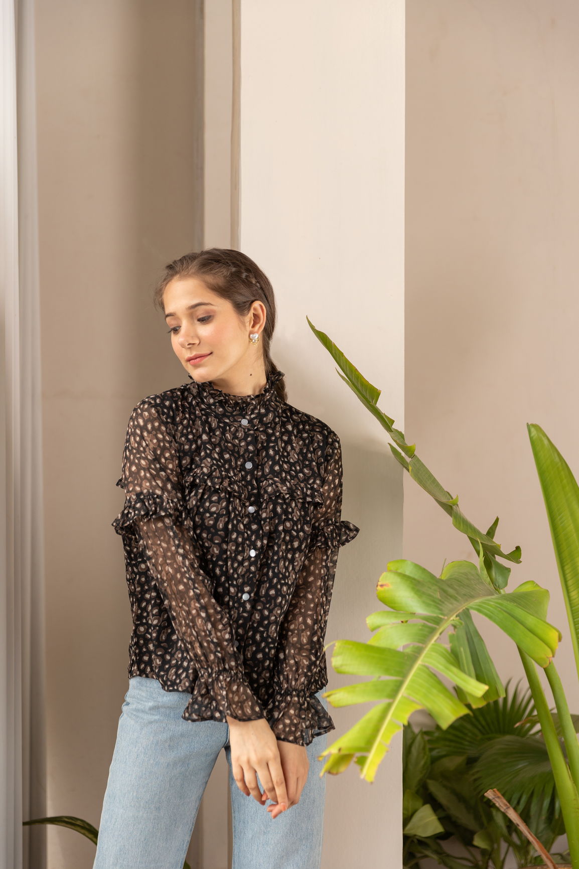 RUFFLE TOP