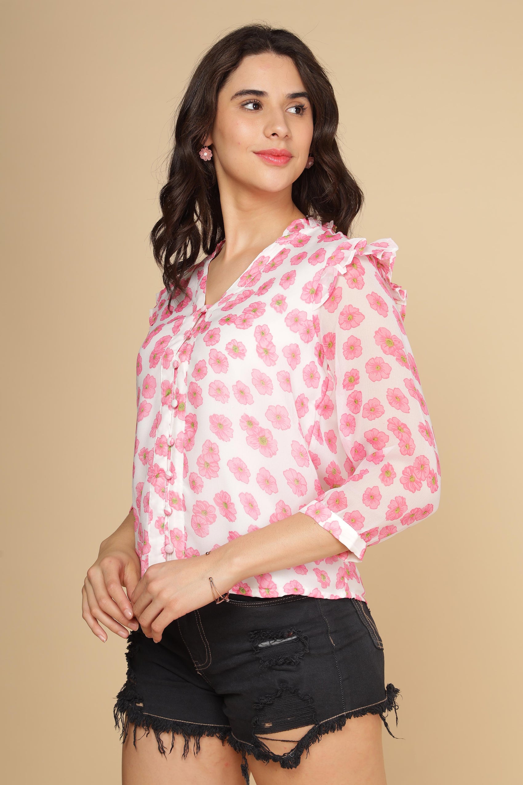 Pink Ruffle Floral Top – Delicate Ruffles & Floral Elegance