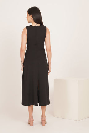 THE ESSENTIAL BLACK CINCH MAXI