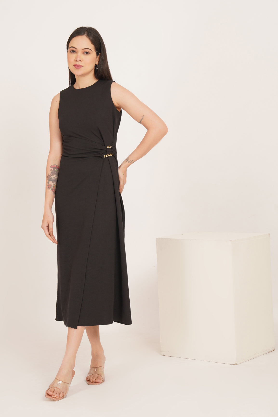 THE ESSENTIAL BLACK CINCH MAXI