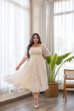 Elegant floral dress from MINIMAL MAXI - POLAGO PLUS collection.