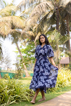 NAVY FLORAL PLEATED MAXI